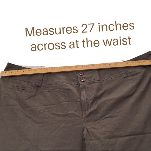 30W Cocoa Brown Chino Bermuda Shorts from Avenue - Picture 9 of 17